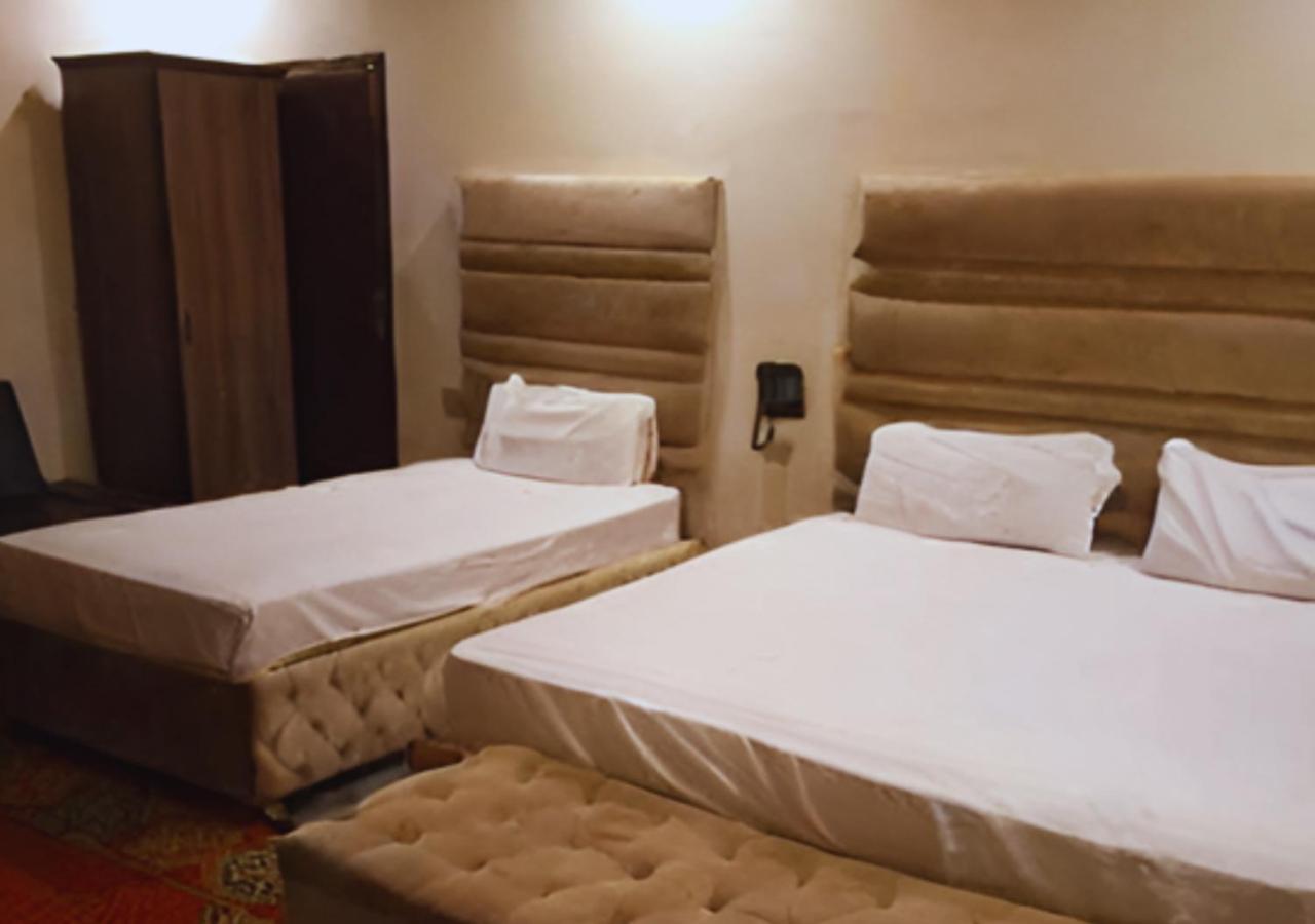 Hotel Day In Emporium Лахор Экстерьер фото